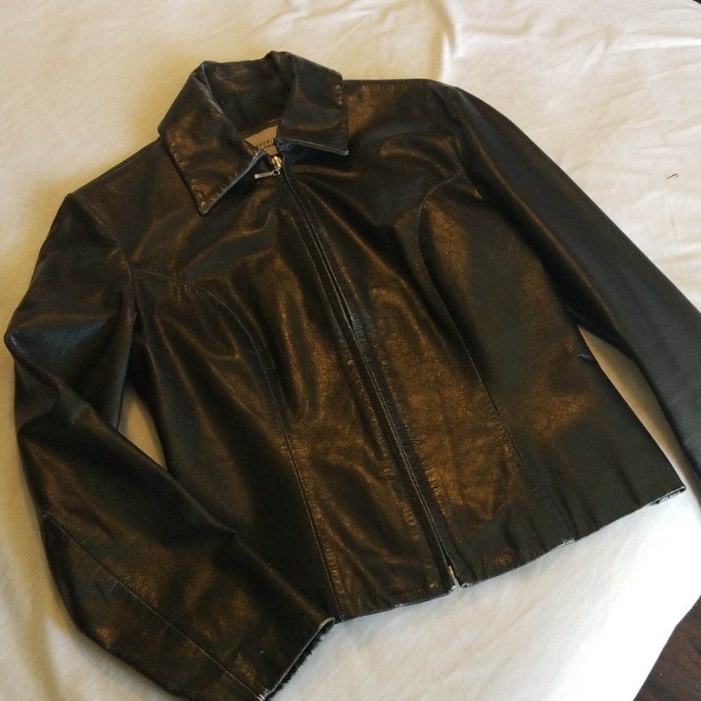 Fitted-100% black Brazilian leather jacket